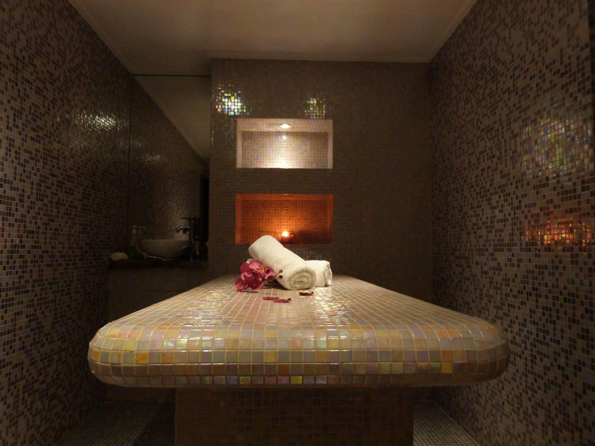 Ax Hotel Spa & Restaurant Chorges Luaran gambar